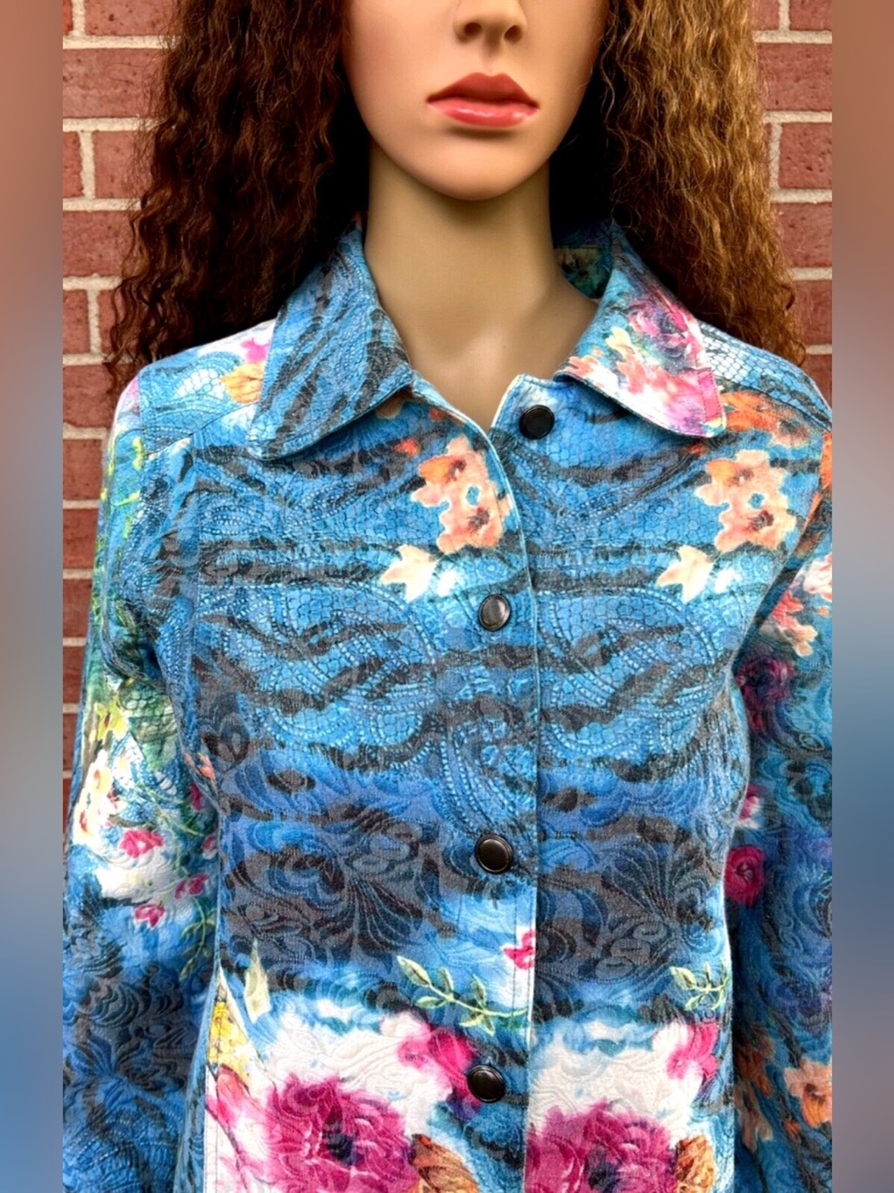 Mirror Image women’s size large quilted button up jacket, beautiful detail work